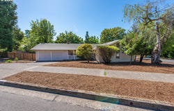 2200 BRITTANY ST, Eugene, OR 97405