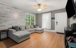 218 S Buffalo Avenue, Cleburne, TX 76033