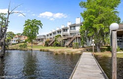 5 Batts Hill Road, New Bern, NC 28562