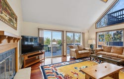 111 Sunset Ridge Drive, Hawley, PA 18428