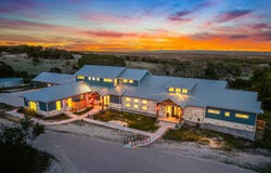 554 Seven Falls DR, Fredericksburg, TX 78624