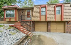 1008 NW Arlington Court, Blue Springs, MO 64015