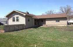 435 Garfield Ave., Farnhamville, IA 50538