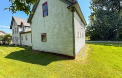 23 Elm Street, Newbury, VT 05081
