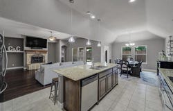 206 Debbie Way, Red Oak, TX 75154