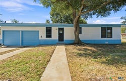 312 S Wilson Avenue, Giddings, TX 78942