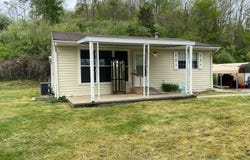 23  Fairview, Alum Creek, WV 25003