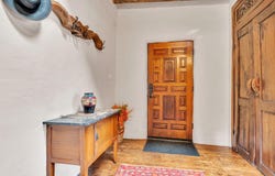 424 Apodaca Hill, Santa Fe, NM 87501