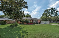 1109 Elmwood Street, Gainesville, TX 76240
