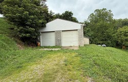 675 Waynesburg Pike Rd, Moundsville, WV 26041