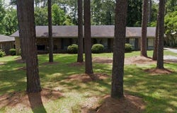 2035 Briarwood, Laurel, MS 39440