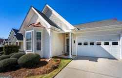 11 Hampshire, Newnan, GA 30265