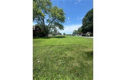 Lindberg Drive, Kansas City, MO 64118