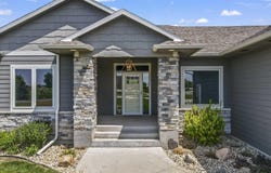 27164 Fairway Pl, Sioux Falls, SD 57108