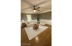 2242 Davis Ferry Rd, Loudon, TN 37774