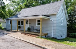 73 20th Avenue SW, Hickory, NC 28602