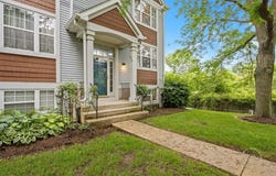 1616 Orchard Court, West Chicago, IL 60185