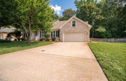 616 Royal Grant Drive, Chesapeake, VA 23322