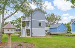 112 SE 39th Street, Oak Island, NC 28465