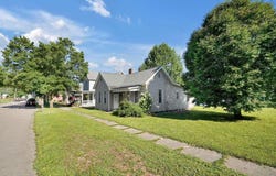 40 W Pickaway Street, Kingston, OH 45644