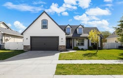 528 N Pringlewood Place, Star, ID 83669