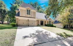 8017 W 115th Terrace, Overland Park, KS 66210