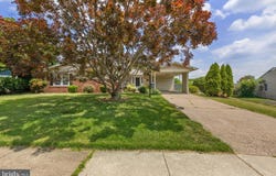 8 MARIGOLD Circle, LEVITTOWN, PA 19054