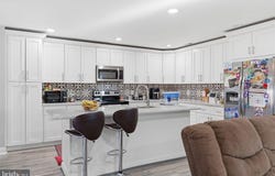 32 RUSTLEAF Lane, LEVITTOWN, PA 19055