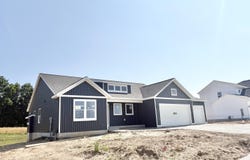 8296 Kettle Oak Drive SE, Alto, MI 49302