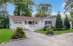 9 Belaire Drive, Roseland, NJ 07068