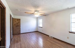 1895 Industrial Drive, Neosho, MO 64850