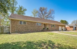 1910 Jefferson  ST, Siloam Springs, AR 72761