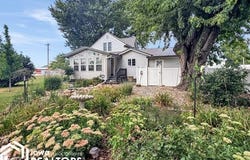 220 Main Street, Dumont, IA 50625
