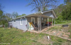 127 Riverview Dr, Loudon, TN 37774