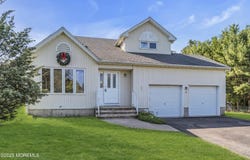 12 Skylark Drive, Jackson, NJ 08527