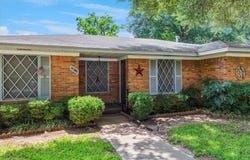 2810 Glenwood Lane, Denton, TX 76209