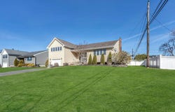 29 Amapola Lane, Kings Park, NY 11754