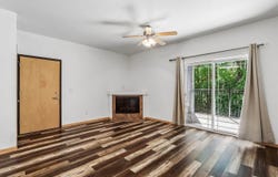 1092 Walnut Ave, Riverside, IA 52327