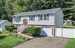 42b Greenwood Rd, Peabody, MA 01960