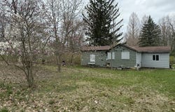 5873 Harding Street, Coloma, MI 49038