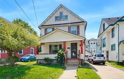 982 W Hopocan Avenue, Barberton, OH 44203
