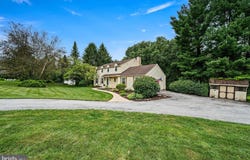 105 SCOTTS GLEN Road, LINCOLN UNIVERSITY, PA 19352