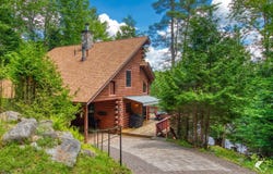 121 Branch Farm Rd, Saranac Lake, NY 12983