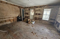 27 Hall St, North Adams, MA 01247