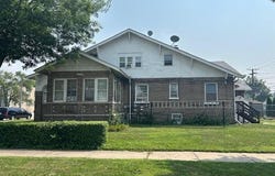780 State Line Road, Calumet City, IL 60409