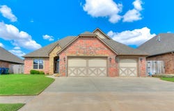 17401 Melville Lane, Edmond, OK 73012