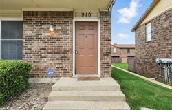 910 Cedar Terrace, Cedar Hill, TX 75104