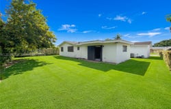 445 NW 202nd Ter, Miami Gardens, FL 33169