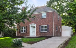 586 Kenilworth Dr, Mt Lebanon, PA 15228