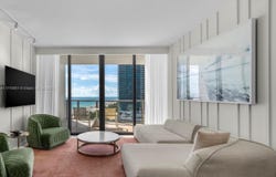 2201 Collins Ave, Miami Beach, FL 33139